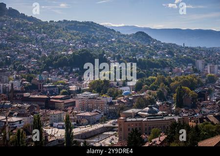 Sarajevo, Bosnien Und Herzegowina. Oktober 2024. Blick auf Sarajevo von der Gelben Festung in Sarajevo, Bosnien und Herzegowina, am 08. Oktober 2024. Foto: Zvonimir Barisin/PIXSELL Credit: Pixsell/Alamy Live News Stockfoto