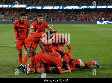 Adelaide, Australien. Oktober 2024. Spieler des Teams China feiern während des Spiels zwischen China und Australien bei der asiatischen WM 2026 in Adelaide, Australien, am 10. Oktober 2024. Quelle: Xie Sida/Xinhua/Alamy Live News Stockfoto