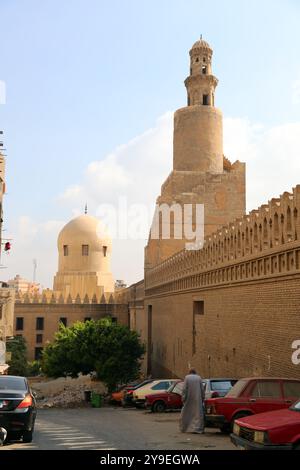 Kairo. Oktober 2024. Dieses Foto vom 10. Oktober 2024 zeigt einen Blick auf das historische Kairo in Ägypten. Das historische Kairo wurde im 10. Jahrhundert gegründet und ist eine der ältesten islamischen Städte der Welt mit vielen berühmten Moscheen, alten Märkten und Straßen sowie Denkmälern. Sie wurde 1979 in die Liste des UNESCO-Weltkulturerbes aufgenommen und wurde zu einer berühmten Touristenattraktion. Quelle: Sui Xiankai/Xinhua/Alamy Live News Stockfoto