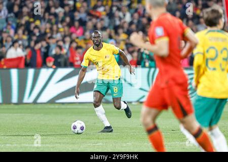 Adelaide Oval, Adelaide, Australien 10. Oktober 2024, International, WM-Qualifikation, AFC Australien gegen China PR, Socceroo; Jason GERIA sucht nach Möglichkeiten, als er Australien aus der Verteidigung holt; Mark Willoughby/ALAMY Live News Stockfoto