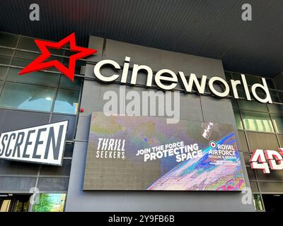 Cardiff, Wales Großbritannien - 16. August 2024: Eintritt in den Cineworld-Kinokomplex im Stadtzentrum von Cardiff Stockfoto