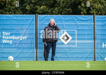 Hamburg, Deutschland. Oktober 2024. Horst Hrubesch GER, Hamburger SV vs. Aarhus GF, Fussball, Testspiel, Saison 2024/2025, 10.10.2024 Foto: Eibner-Pressefoto/Marcel von Fehrn Credit: dpa/Alamy Live News Stockfoto