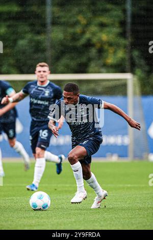 Hamburg, Deutschland. Oktober 2024. Geschenk Links (Aarhus GF, #11) GER, Hamburger SV vs. Aarhus GF, Fussball, Testspiel, Saison 2024/2025, 10.10.2024 Foto: Eibner-Pressefoto/Marcel von Fehrn Credit: dpa/Alamy Live News Stockfoto