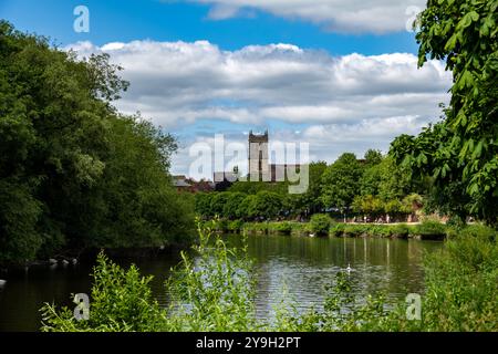 Der Turm von All Saints Worcester am Ufer des Flusses severn in Worcester Stockfoto