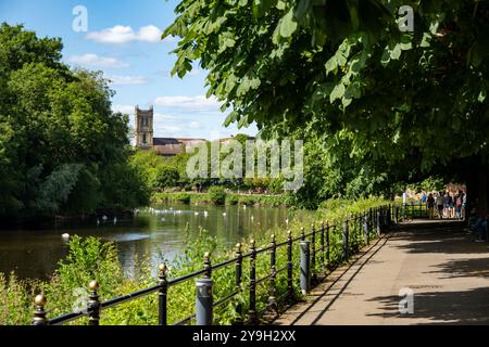 Der Turm von All Saints Worcester am Ufer des Flusses severn in Worcester Stockfoto