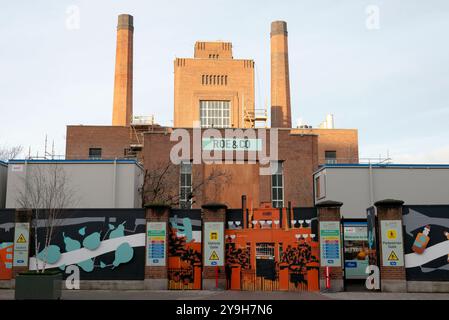 Bau der Roe & Co-Destillerie im Guinness-Komplex auf St. James's Street, St. James, Dublin, Irland seit 2018 Stockfoto