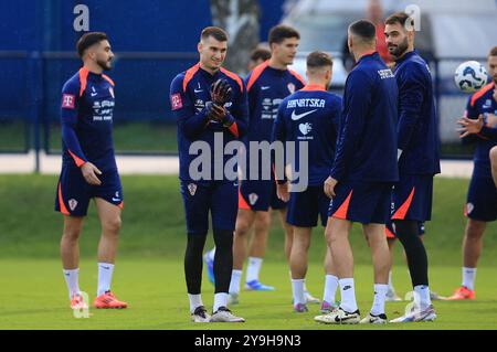 Zagreb, Kroatien. Oktober 2024. Torhüter Dominik Livakovic während des Trainings der kroatischen Nationalmannschaft im Maksimir-Stadion in Zagreb, Kroatien am 9. Oktober 2024. Foto: Marko Prpic/PIXSELL Credit: Pixsell/Alamy Live News Stockfoto