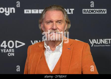 GER, Berlin, Vaunet zum Jubilaeumsevent 40 Jahre Private Medien im Telegraphenamt Berlin, Red Carpet, im Bild: Ingo Lenssen, Deutscher Jurist, 10.10.2024, *** GER, Berlin, Vaunet bei der Jubiläumsveranstaltung 40 Jahre private Medien im Telegraphenamt Berlin, Roter Teppich, im Bild Ingo Lenssen, deutscher Rechtsanwalt, 10 10 2024, Copyright: HMBxMedia/UwexKoch Stockfoto