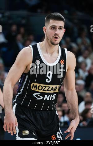 Madrid, Spanien. Oktober 2024. Vanja Marinkovic von Partizan Mozzart setzte Belgrad während des EuroLeague-Spiels zwischen Real Madrid und Partizan Belgrad am 10. Oktober 2024 im Wizink Center in Madrid Spanien Credit: SIPA USA/Alamy Live News Stockfoto