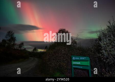 10. Oktober 2024, Schottland, der Dukes Pass, Ben Venue Aurora Borealis, vom 10. Bis 11. oktober 2024 traf die aurora schottland mit mehreren Regenbogenfarben Stockfoto