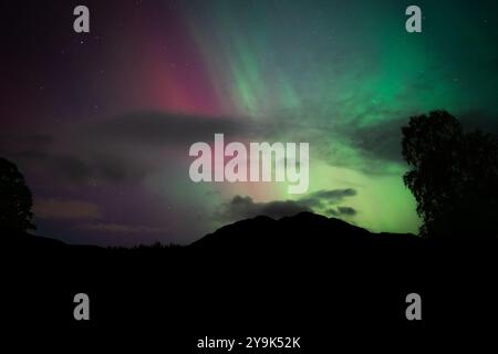 10. Oktober 2024, Schottland, der Dukes Pass, Ben Venue Aurora Borealis, vom 10. Bis 11. oktober 2024 traf die aurora schottland mit mehreren Regenbogenfarben Stockfoto