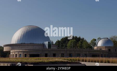 Astronomisches Observatoriumsgebäude, Schlesisches Planetarium in Polen. Stockfoto