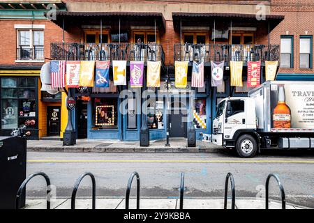 Knoxville, TN, USA – September 17, 2024: Nachtclub in Richtung Süden in South Central, in Old City. Stockfoto