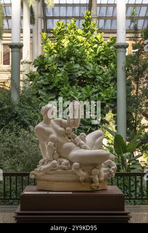 Die Wassermutter, Marmorskulptur von Kai Nielsen, Palm Garden, NY Carlsberg Glyptotek oder New Carlsberg Glyptothek, Kunstmuseum für Skulptur und Malerei Stockfoto