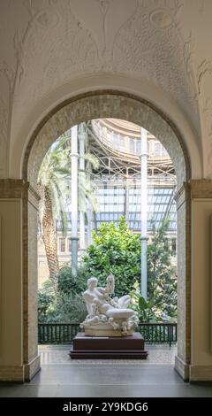 Die Wassermutter, Marmorskulptur von Kai Nielsen, Palm Garden, NY Carlsberg Glyptotek oder New Carlsberg Glyptothek, Kunstmuseum für Skulptur und Malerei Stockfoto