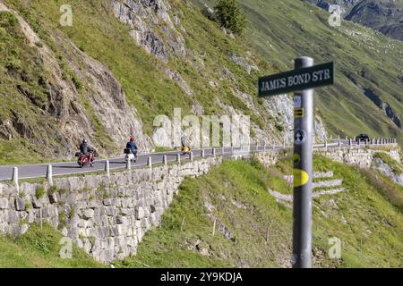 James Bond Goldfinger Kurve Aussichtspunkt am Furka Pass. Szenen für den James-Bond-Film Goldfinger wurden auf der gewundenen Bergstraße in 1964 ag gedreht Stockfoto