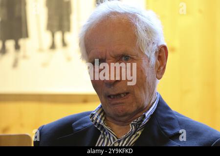 Georg Thoma (Olympiasieger und Nordischer Weltmeister) bei der Sportpreisverleihung des Schwarzwaldski-Vereins 2024 im Schwarzwaldskimuseum Stockfoto