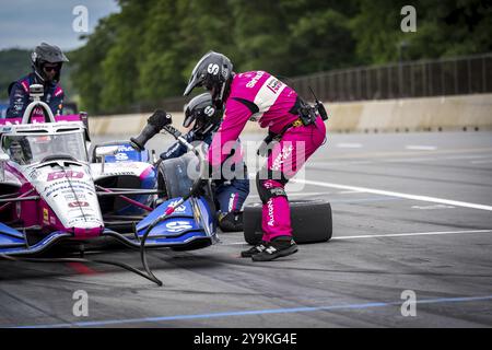 Felix Rosenqvist (60) aus Varnamo, Schweden, wird während des XPEL Grand Prix auf der Road America in Elkhart Lake, WI, die Grubenstraße herunterfahren Stockfoto