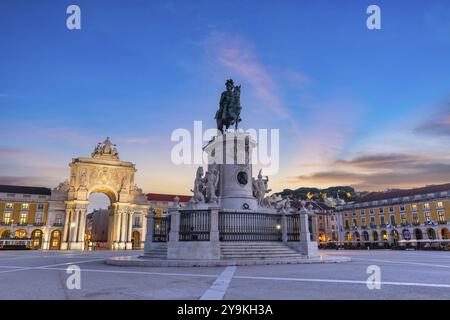 Lissabon Portugal, Skyline der Stadt bei Sonnenaufgang, Arco da Rua Augusta und Commerce Square Stockfoto