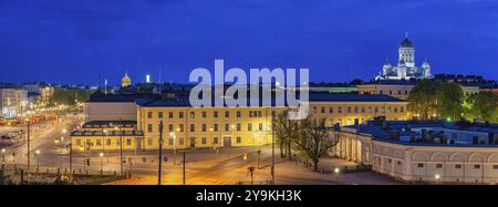 Helsinki Finnland, nächtliche Panorama-Skyline der Stadt an der Kathedrale und am Marktplatz von Helsinki Stockfoto