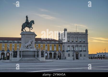 Lissabon Portugal, Skyline der Stadt bei Sonnenaufgang am Arco da Rua Augusta und Commerce Square Stockfoto