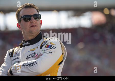 AJ Allmendinger (16) wartet auf die Qualifikation für die NASCAR Cup Series Championship auf dem Phoniex Raceway in Avondale Stockfoto