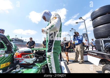 MARCUS ARMSTRONG (11) aus Christchurch, Neuseeland, bereitet sich auf die Qualifikation für den Hy-Vee Homefront 250 auf dem Iowa Speedway in Newton, IA vor Stockfoto