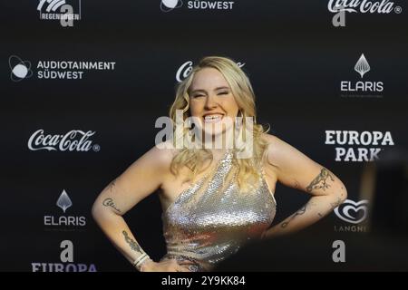 Newcomer International 2023: ASDIS bei der Verleihung des Radio Regenbogen Award 2024 im Europapark Rust Stockfoto