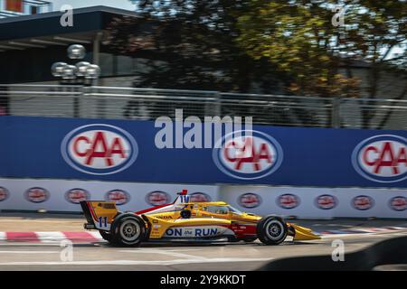 Der Fahrer DER NTT INDYCAR-SERIE MARCUS ARMSTRONG (11) aus Christchurch, Neuseeland, reist während eines Trainings für den Ontario Hon durch die Kurven Stockfoto