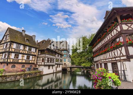 Straßburg, Frankreich, bunten Fachwerk Haus Skyline der Stadt. Stockfoto