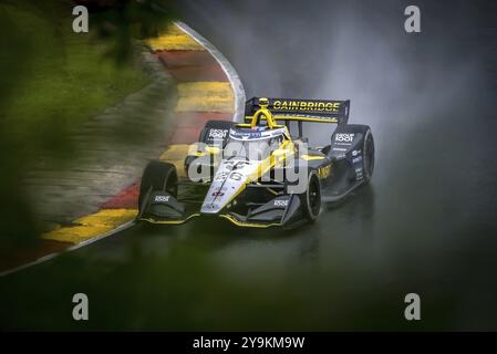 COLTON HERTA (26) aus Valencia, Kalifornien, kommt durch Runde 12 (Canada Corner) während eines Wettraining-Trainings für den XPEL Grand Prix in Road America Stockfoto