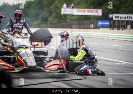 PIETRO FITTIPALDI (30) aus Miami, Florida, wird während des XPEL Grand Prix auf der Road America in Elkhart Lake, WI, die Grube entlang fahren Stockfoto