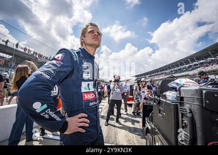 MARCUS ERICSSON (28) aus Kumla, Schweden, bereitet sich auf die Qualifikation für den 108. Lauf des Indianapolis 500 auf dem Indianapolis Motor Speedway in Speedway vor Stockfoto