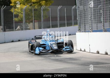 Der Fahrer DER NTT INDYCAR-SERIE, ED CARPENTER (20) aus Indianapolis, Indiana, reist während einer Trainingseinheit für den Ontario Honda Deale durch die Kurven Stockfoto