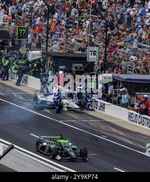 Der INDYCAR-Fahrer CALLUM ILOTT (77) aus Cambridge, Cambridgeshire, England, bringt seinen Juncos Hollinger Racing Chevrolet während der Indianer in Dienst Stockfoto