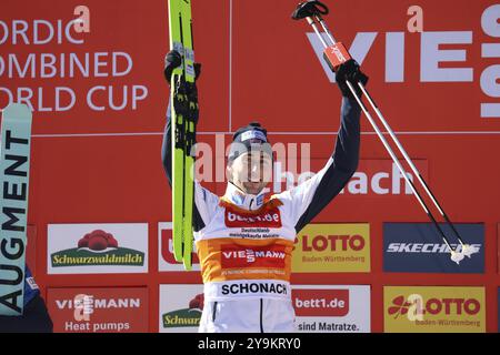 Jarl Magnus Riiber Norwegen konnte nach seinem Sieg im Schwarzwaldcup bei der FIS Nordische Kombi-Weltmeisterschaft Schonach 2024 mit der Sonne glänzen Stockfoto