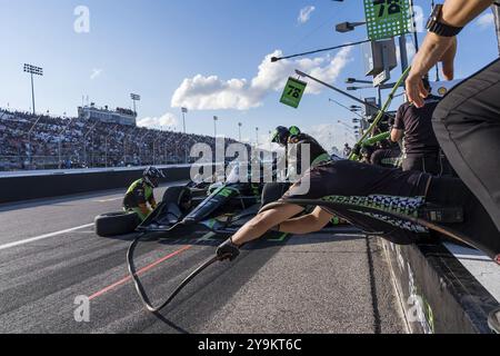 CONOR DALY (78) (USA) aus Noblesville, Indiana, kommt während der Bommarito Automotive Group 500 auf dem World Wide Technology Racew auf die Grubenstraße Stockfoto
