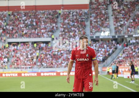 Christian Günter (SC Freiburg) beim Fußball-Testspiel: SC Freiburg, AC Florence REGLEMENT VERBIETET JEDE VERWENDUNG VON FOTOGRAFIEN ALS BILDSEQUENZEN UND Stockfoto