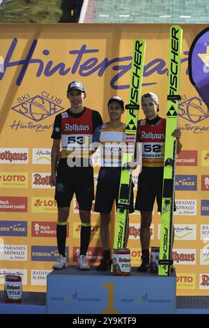 Preisverleihung für den COC Cup Sommer Skispringen Hinterzarten 2024, von links nach rechts Luca Roth (SV Messstetten), Clemens Aigner (SV Innsbruck Bergi Stockfoto