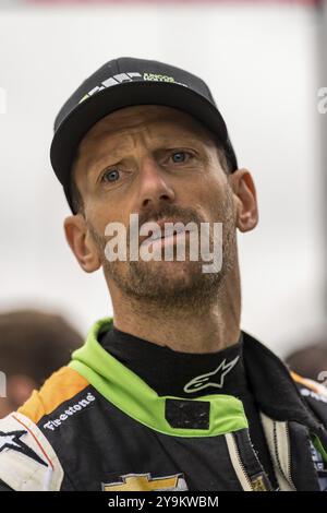 ROMAIN GROSJEAN (77) aus Genf bereitet sich auf den 108. Lauf des Indianapolis 500 auf dem Indianapolis Motor Speedway in Speedway vor Stockfoto