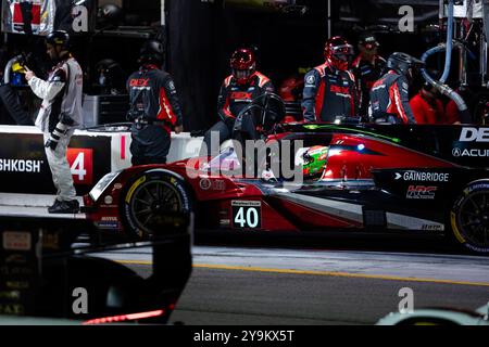 40 TAYLOR Jordan (usa), DELETRAZ Louis (che), HERTA Colton (usa), BUTTON Jenson (gbr), Wayne Taylor Racing mit Andretti, Acura ARX-06, Boxengasse während der Motul Petit Le Mans 2024, 11. Runde der IMSA Sportscar Championship 2024, vom 10. Bis 12. Oktober 2024 auf der Michelin Raceway Road Atlanta in Braselton, Georgia, USA, USA, USA, USA, DPPI Live News Stockfoto