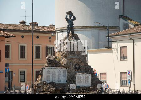 Italien, Lombardei, Pandino ., Memorial Mahnmal von Pietro Kufferle Stockfoto