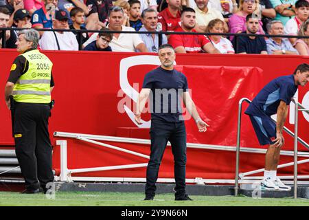 Sevilla, Spanien. September 2024. Garcia Pimienta (Sevilla FC) wurde während des SPORTSPIELS LaLiga EA zwischen Teams des Sevilla FC und Real Valladolid im Estadio Ramon Sanchez Pizjuan gesehen. Endergebnis; Sevilla FC 2:1 Real Valladolid Credit: SOPA Images Limited/Alamy Live News Stockfoto