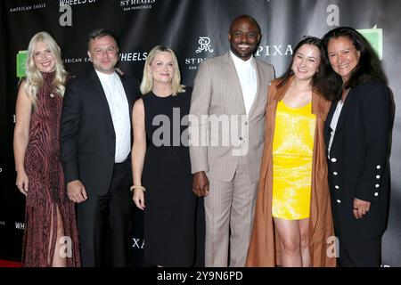 Olivia June, Zak Williams, Amy Poehler, Wayne Brady, Zelda Williams, Marsha Garces Williams at Arrivals for Bring Change 2 Mind s 12th Annual Revels + Revelations, Woodside, CA, 10. Oktober, 2024. Foto: Priscilla Grant/Everett Collection Stockfoto