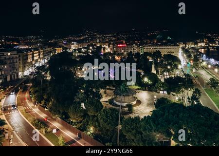 Nizza, Frankreich - 31. August 2024: Nächtlicher Blick auf den Platz Albert I. in Nizza Stockfoto