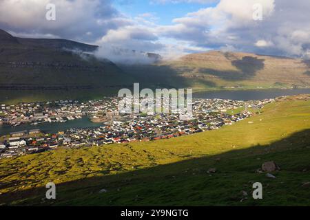 Panorama der Stadt Klaksvik auf den Färöer Inseln Stockfoto