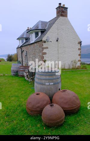Altes Haus bei Loch Ness Stockfoto