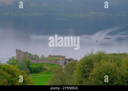 Ruinen von Urquhart Castle am Westufer von Loch Ness, Drumnadrochit, Highland, Schottland Stockfoto