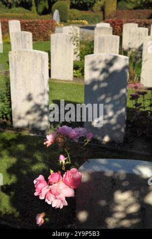 2. Weltkrieg Commonwealth-Gräber, in denen die Toten des gescheiterten Alliierten Operation Neuling (1942) auf dem Eiganes-Friedhof in Stavanger, Norwegen, untergebracht sind. Stockfoto