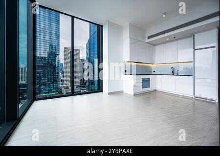 Offene Küche in Luxuswohnung in Sathorn / Bangkok Stockfoto